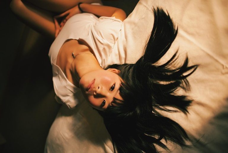 girl-555657_640